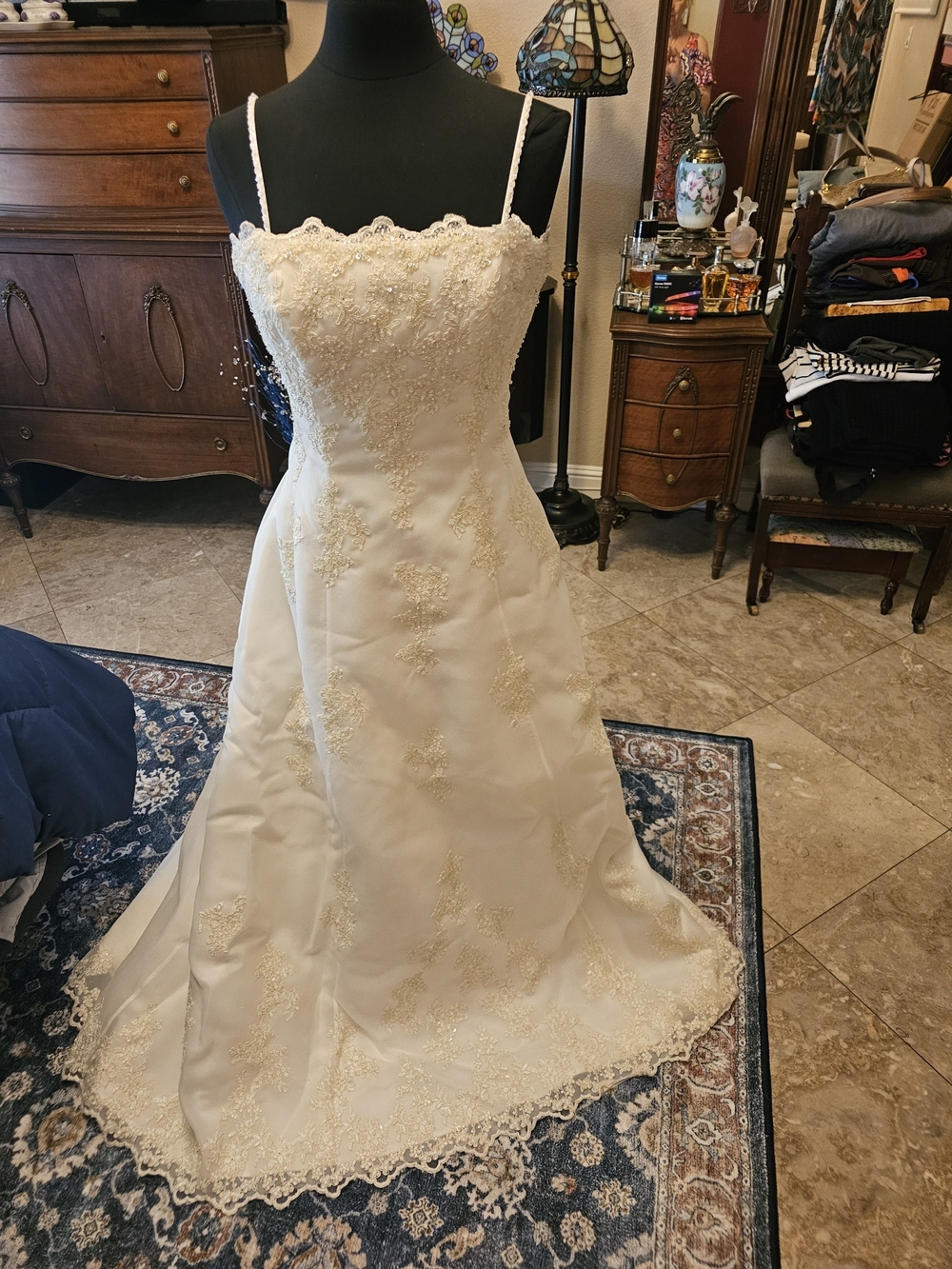 Ivory Lace Appliqué Spaghetti Strap Bridal Gown. Pit to Pit 18"  Waist 15" 55" L
